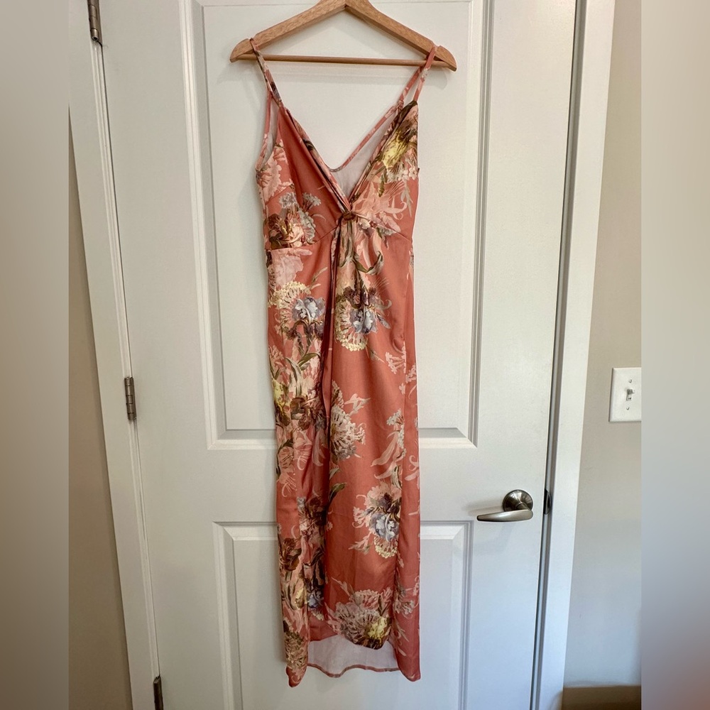 Hope & Ivy Split Front Floral Dress
